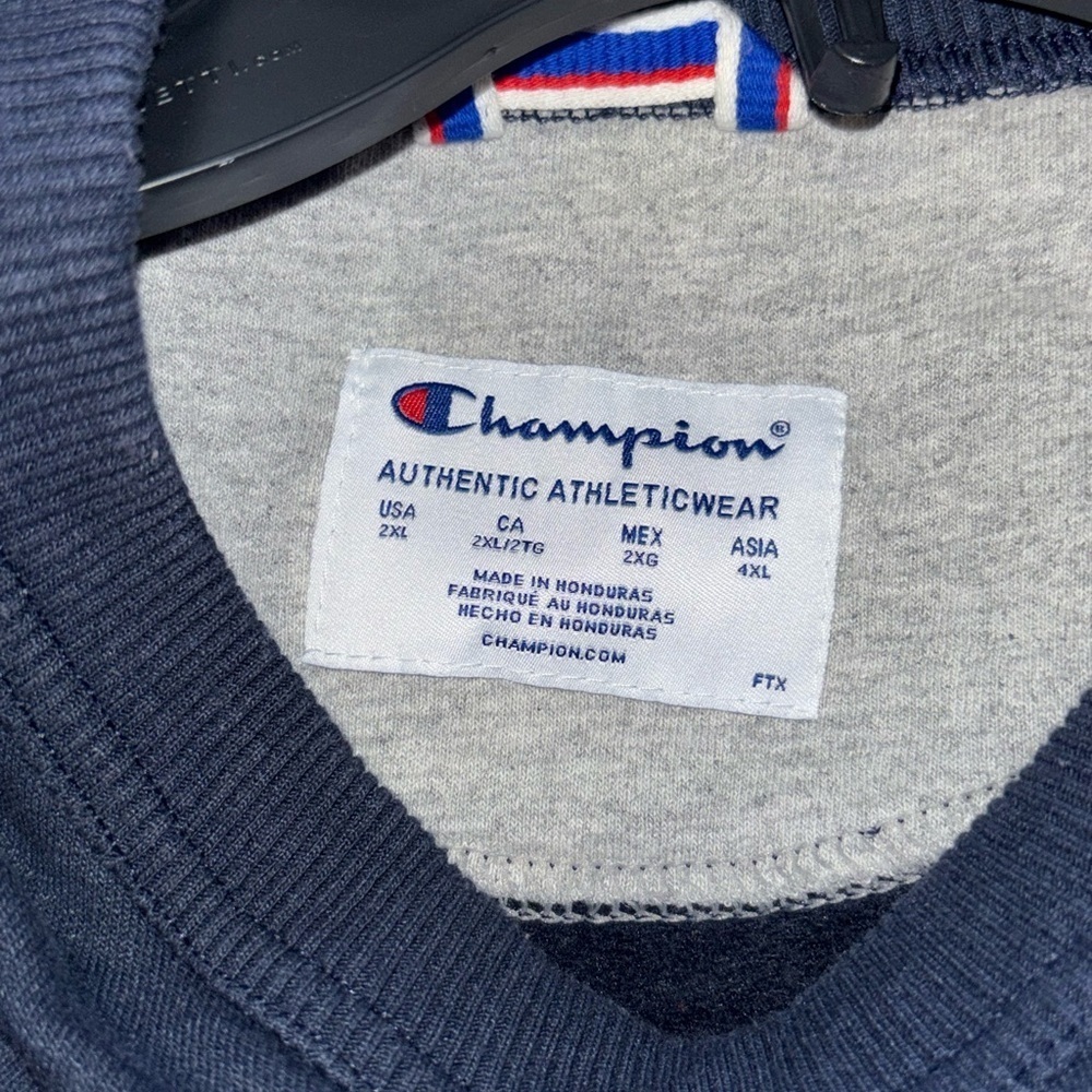Champion Men's Navy Sweatshirt - Picture 3 of 4